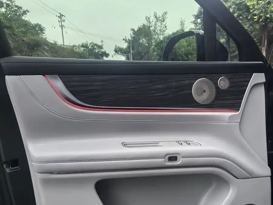 AITO M9 M9 2024 Extended Range Ultra Edition 42kWh 6-seater Edition 2024 — миниатюра 3