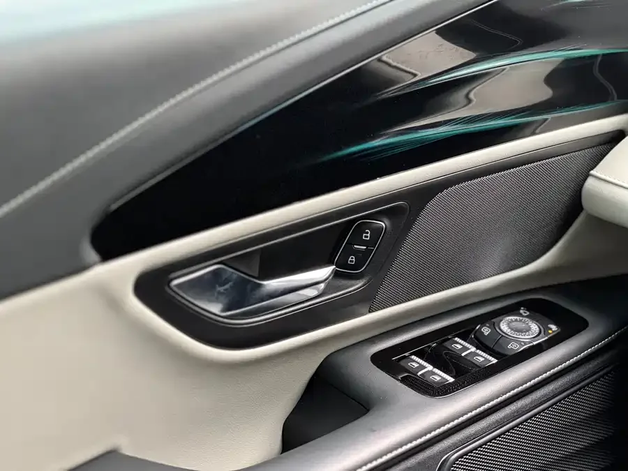 Lincoln Navigator Navigator 2023 2.0T 4WD Premium Edition 2023 — миниатюра 4