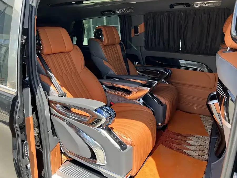 Mercedes-Benz Vito Vito 2024 2.0T Elite Edition 7 Seaters 2025 — миниатюра 2