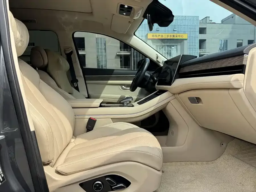 AITO M7 QM7 2022 1.5T RWD Comfort Edition 2023 — миниатюра 3