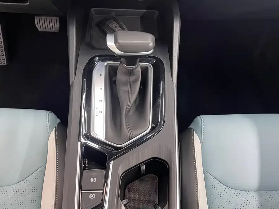Geely Emgrand S Emgrand S 2022 1.4T CVT Crossover Player Edition 2022 — миниатюра 4