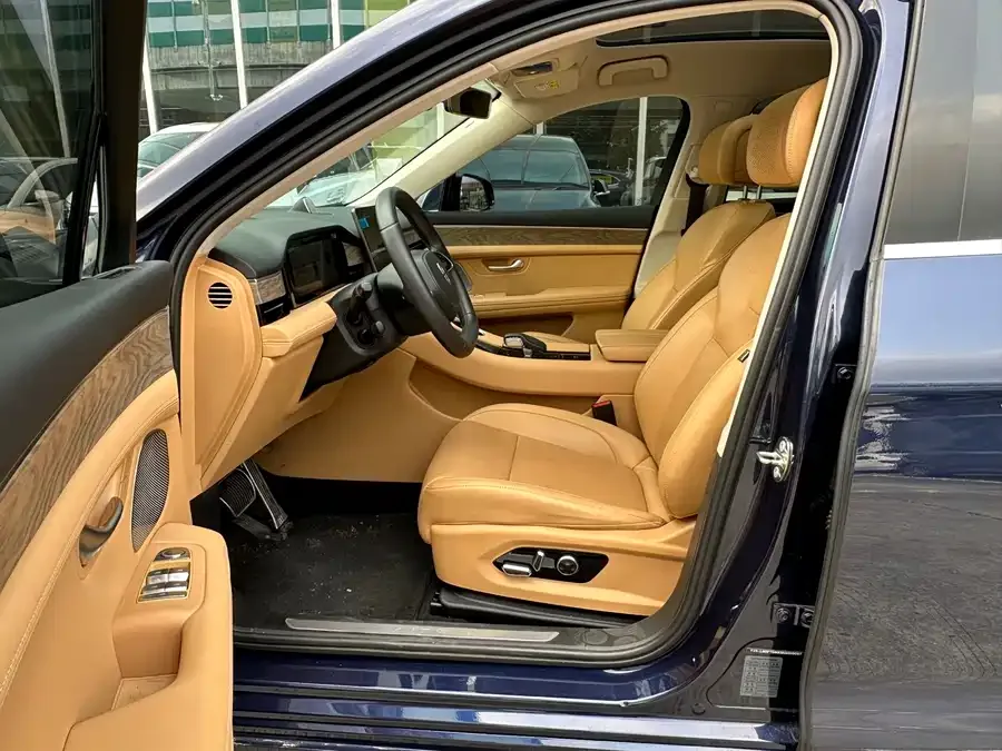 AITO M5 M5 2022 Extended Range 4WD Performance Edition 2022 — миниатюра 3
