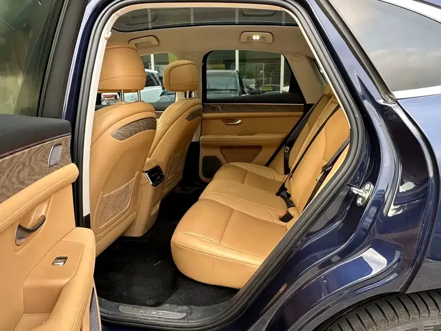 AITO M5 M5 2022 Extended Range 4WD Performance Edition 2022 — миниатюра 4