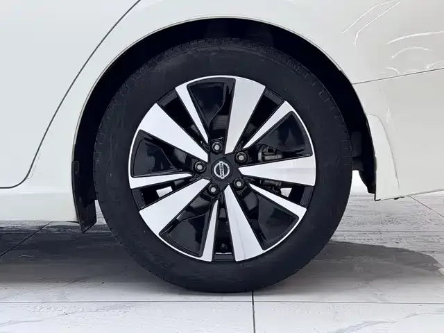Nissan Altima Teana 2021 2.0L XL Comfort Edition 2023 — миниатюра 4