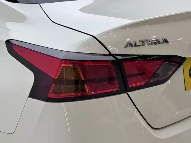 Nissan Altima Teana 2021 2.0L XL Comfort Edition 2023 — миниатюра 5