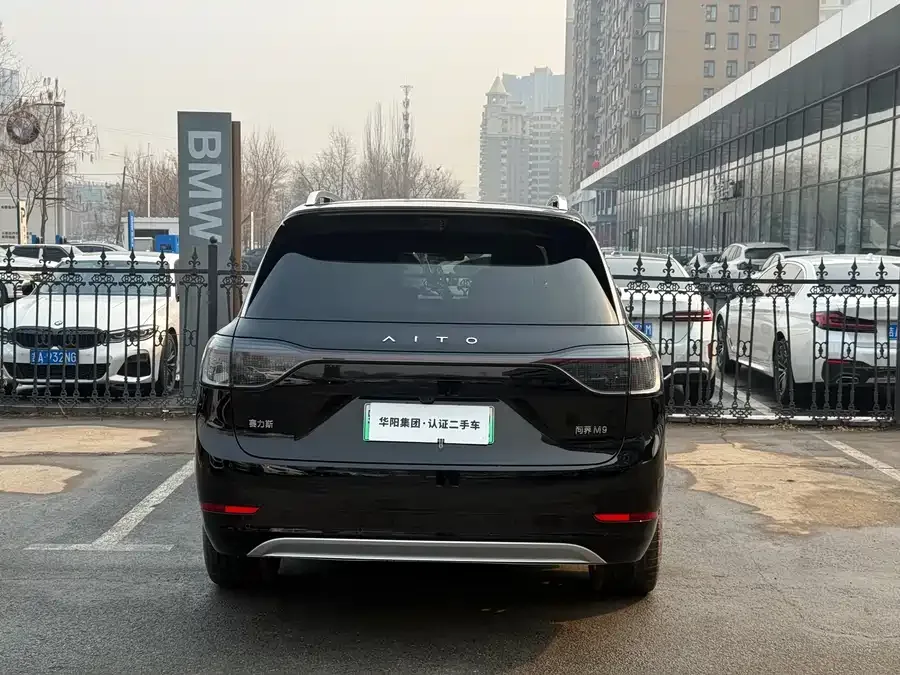 AITO M9 Wenjie M9 2025 Extended Range Ultra Edition 52kWh 6-Seat Version (192-line LiDAR) 2026 — миниатюра 5