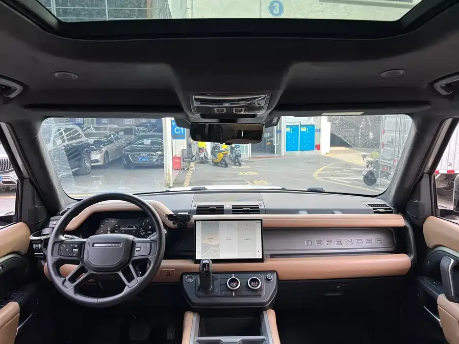Land Rover guard Land Rover Defender 2025 110 3.0T P400 X-Dynamic HSE 2025 — миниатюра 2