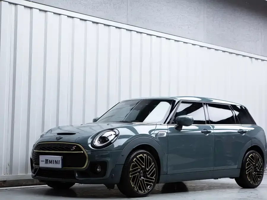 MINI Clubman MINI CLUBMAN 2022 2.0T COOPER S Free Special Edition 2022 — фото 1, купить с доставкой в Москву