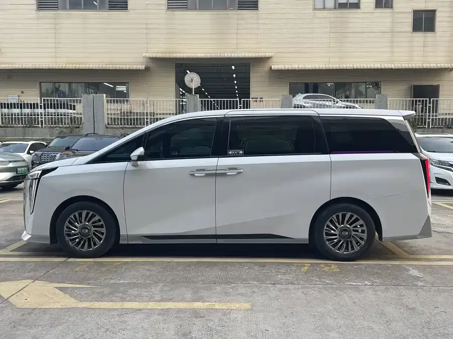 GAC Trumpchi M8 Trumpchi M8 2023 Grandmaster Series 400T Flagship Edition 2023 — миниатюра 2