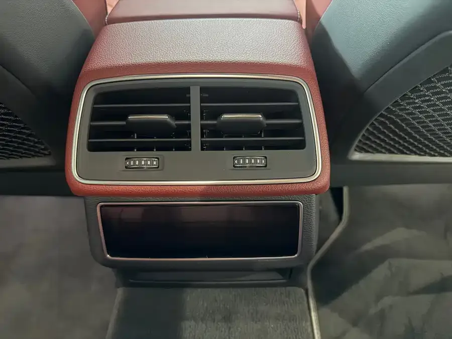 Audi A7L 2023 45 TFSI quattro S-line Shadow Warrior Edition 2023 — миниатюра 4