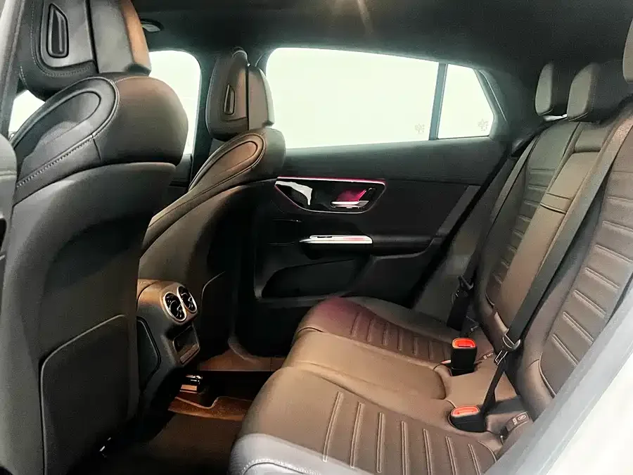 Mercedes-Benz GLC Coupe Mercedes-Benz GLC Coupe 2025 GLC 260 4MATIC Coupe SUV 2026 — миниатюра 3