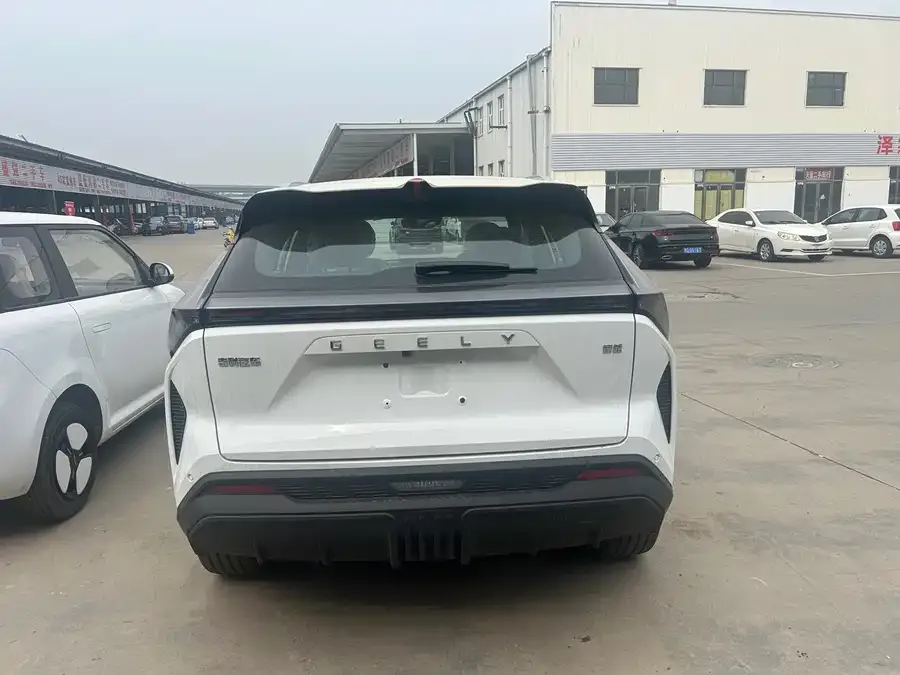 Geely Atlas Boyue 2026 1.5TD Yearning 2026 — миниатюра 2