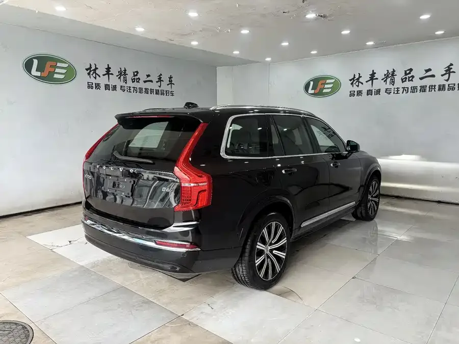 Volvo XC90 2023 B6 Smart Luxury Edition 7 Seaters 2023 — миниатюра 2