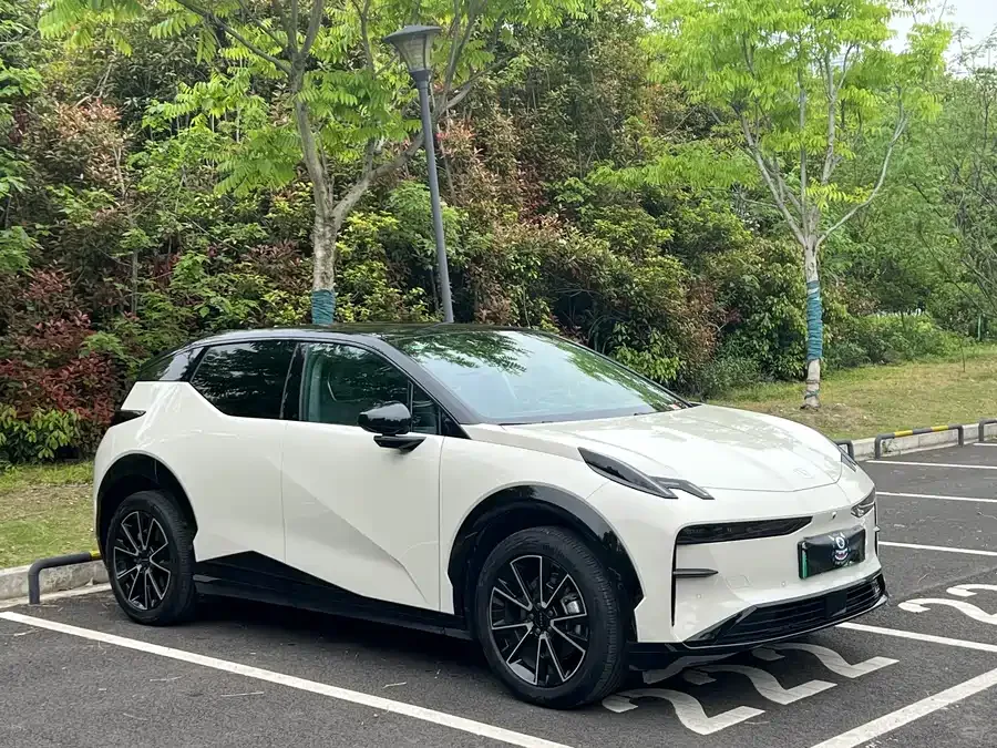 Zeekr X Zeekr X 2025 four-seat rear-wheel drive cube version 2024 — миниатюра 3