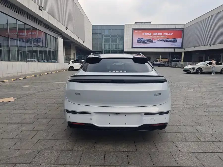 Zeekr 007GT Zeekr 007GT 2025 All-Wheel Drive Smart Edition 75kWh 2025 — миниатюра 4