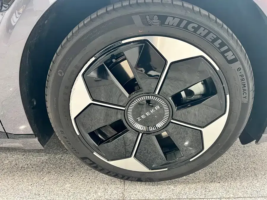 Zeekr 007GT Zeekr 007GT 2025 rear-wheel drive intelligent driving version 75kWh 2025 — миниатюра 4