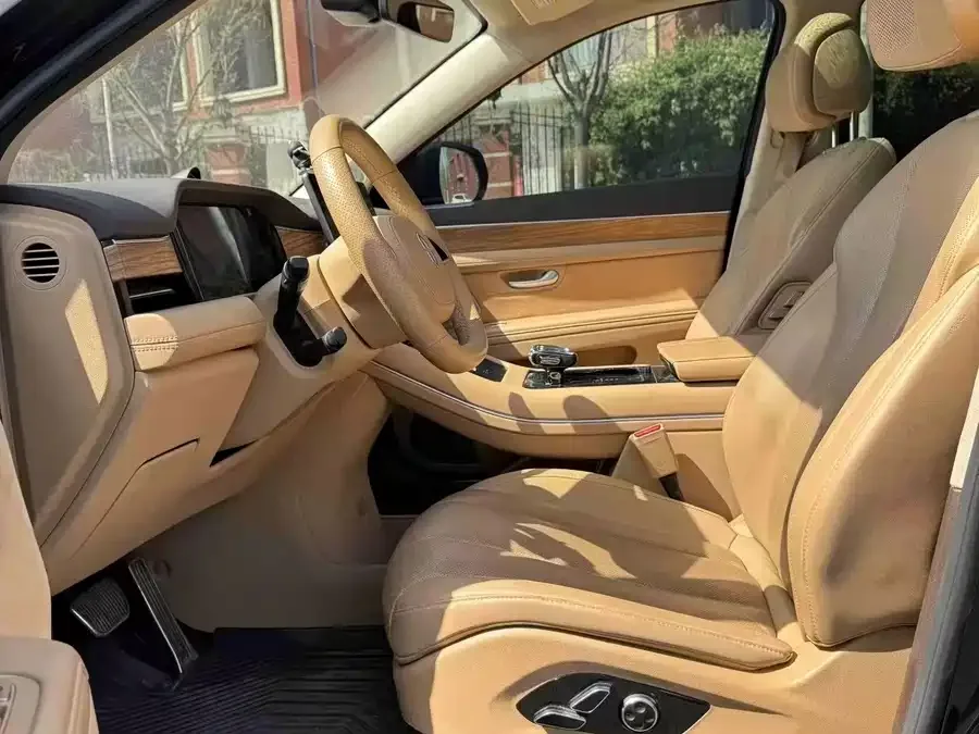 AITO M7 Wenjie M7 2024 1.5T Intelligent Driving Rear-wheel Drive Pro Edition 6 Seaters 2024 — миниатюра 4