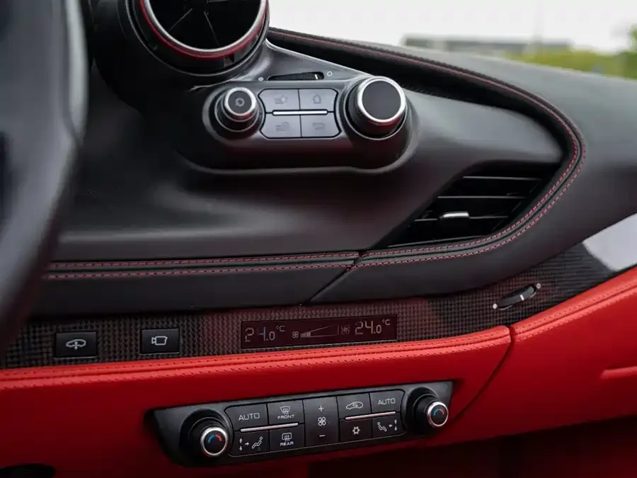 Ferrari F8 Ferrari F8 2020 Spider 3.9T V8 2022 — миниатюра 4