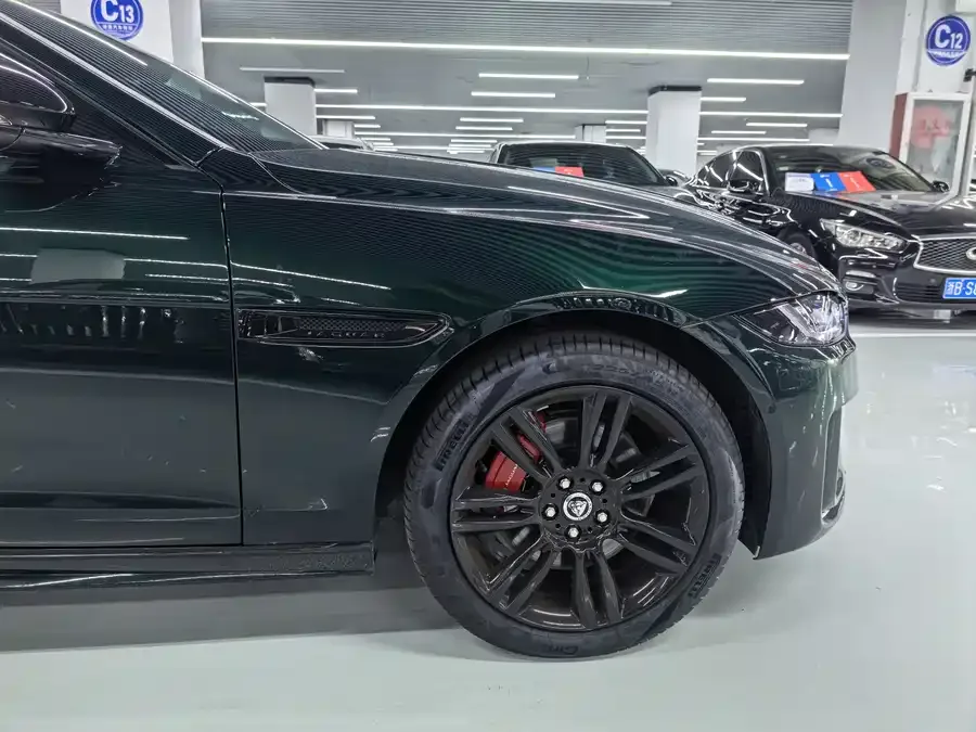 Jaguar XEL 2024 2.0T 250PS R-DYNAMIC S aggressive sports version 2024 — миниатюра 5