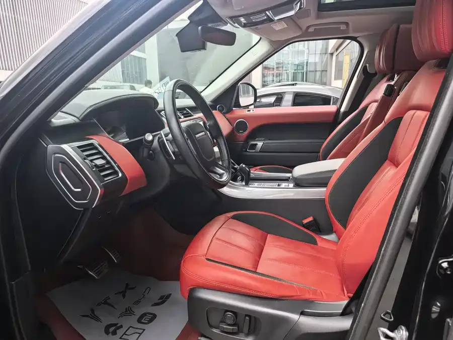 Land Rover Range Rover Sport Range Rover Sport 2022 3.0 L6 Black Edition 2022 — миниатюра 4
