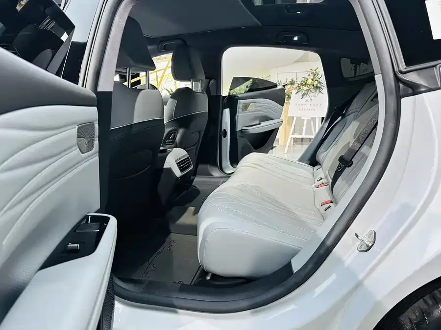 Geely Galaxy E8 Galaxy E8 2025 700km Long-distance Intelligent Driving Edition 2025 — миниатюра 3