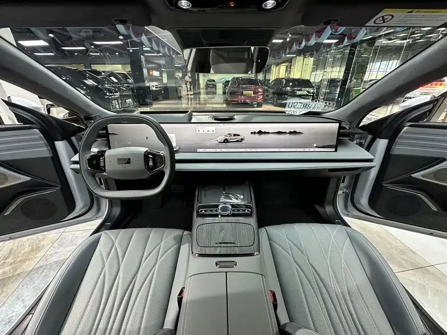 Geely Galaxy E8 Galaxy E8 2025 700km Long-distance Intelligent Driving Edition 2025 — миниатюра 4