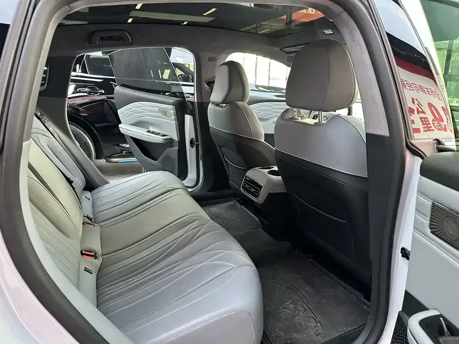 Geely Galaxy E8 Galaxy E8 2025 700km Long-distance Intelligent Driving Edition 2025 — миниатюра 4
