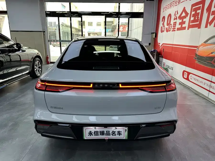 Geely Galaxy E8 Galaxy E8 2025 700km Long-distance Intelligent Driving Edition 2025 — миниатюра 5