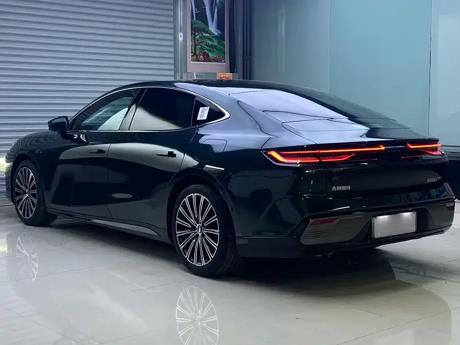 Geely Galaxy Star 8 Galaxy Star 8 2025 130km EM-i Flagship Edition 2025 — миниатюра 3