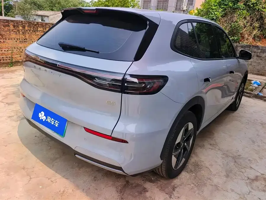 Geely Galaxy E5 Galaxy E5 2024 530km Long Range Edition 2025 — миниатюра 3