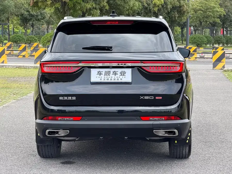 Jetour X90 PRO JETOUR X90 PRO 2024 2.0T DCT Premium Edition 7 Seaters 2024 — миниатюра 4