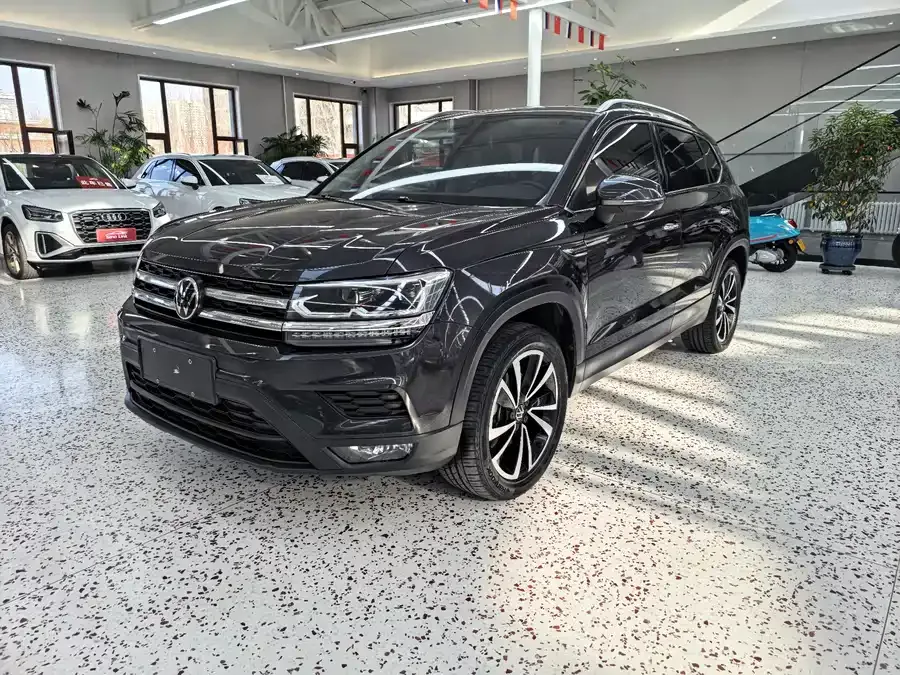 Volkswagen Tiguan (Tharu) 2021 Tuyue 280TSI 2WD Luxury Edition PLUS 2022 — фото 1, купить с доставкой в Москву