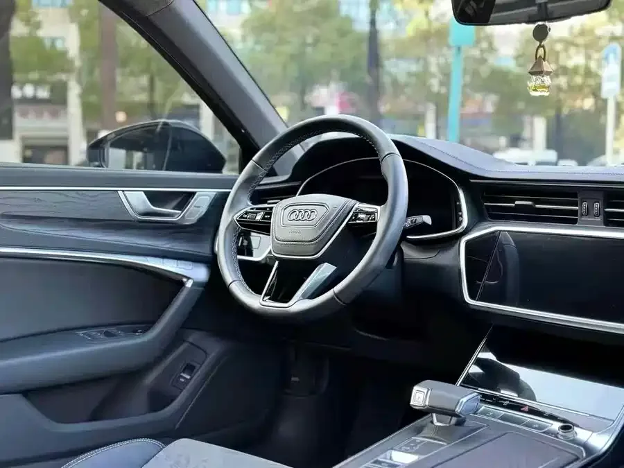 Audi A6L 2024 45 TFSI quattro premium dynamic model 2024 — миниатюра 4