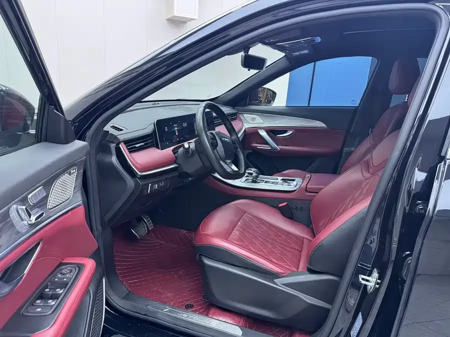 Jetour X70 PLUS JETOUR X70 PLUS 2023 1.5T DCT Brave PLUS 7-seater 2023 — миниатюра 4