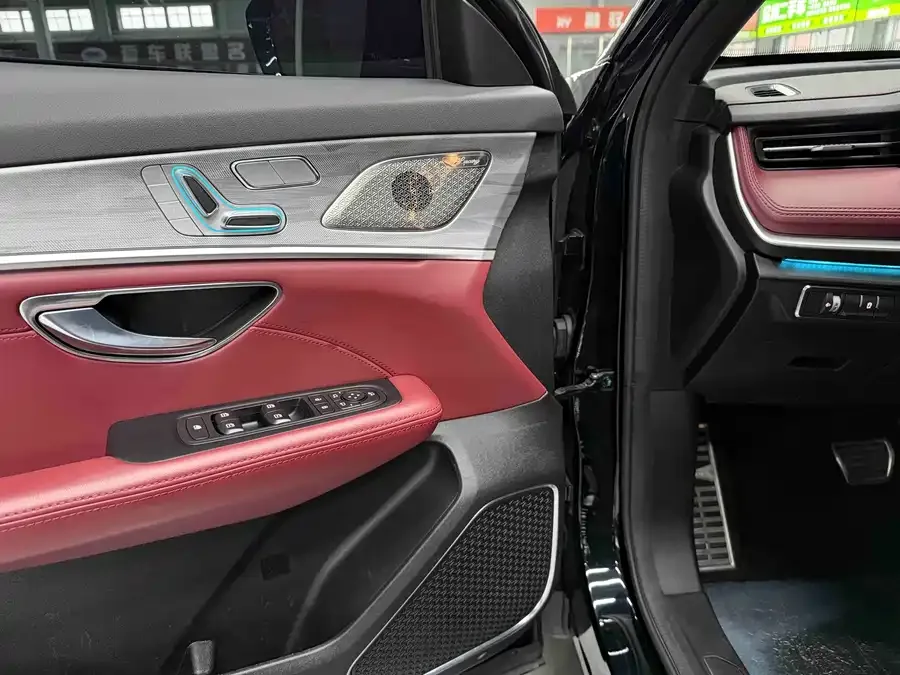 Jetour X70 Plus JETOUR X70 PLUS 2023 1.5T DCT Brave PLUS 5-seater 2022 — миниатюра 3