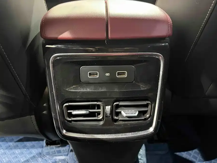 Jetour X70 PLUS JETOUR X70 PLUS 2023 1.5T DCT Brave PLUS 5-seater 2023 — миниатюра 5