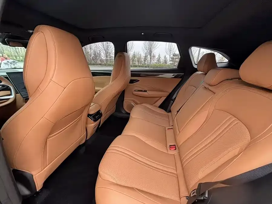 Geely Galaxy L7 Galaxy L7 2025 EM-i 115km Exploration Edition 2025 — миниатюра 5