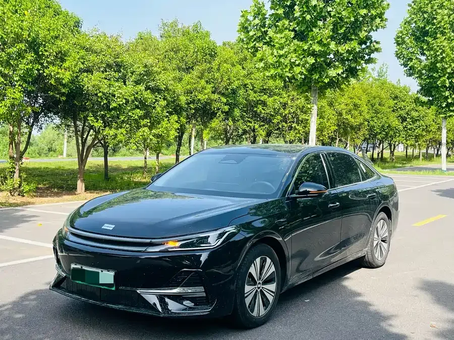 Geely Galaxy A7 Galaxy A7 2025 EM-i 150km Explorer+ Edition 2026 — фото 1, купить с доставкой в Москву