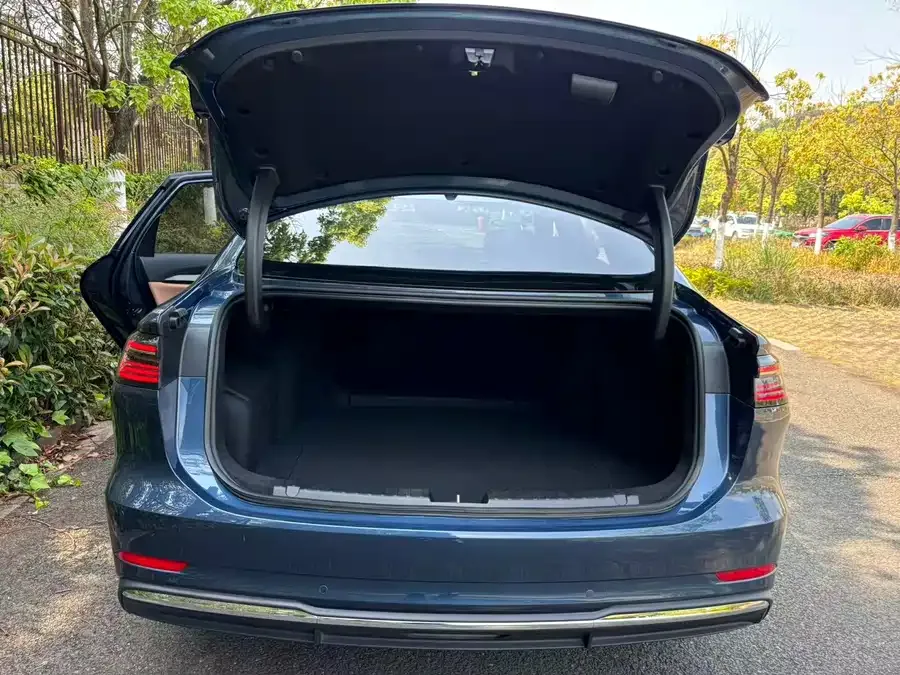 Geely Galaxy A7 Galaxy A7 2025 EM-i 150km Starship Edition 2025 — миниатюра 5