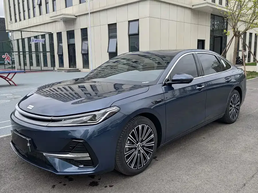 Geely Galaxy A7 Galaxy A7 2025 EM-i 150km Starship Edition 2025 — фото 1, купить с доставкой в Москву