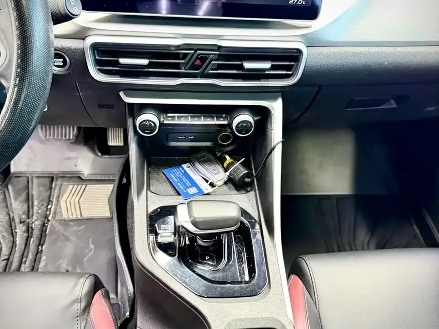 Geely Coolray SX11 Binyue 2021 1.4T DCT Platinum Edition 2022 — миниатюра 4