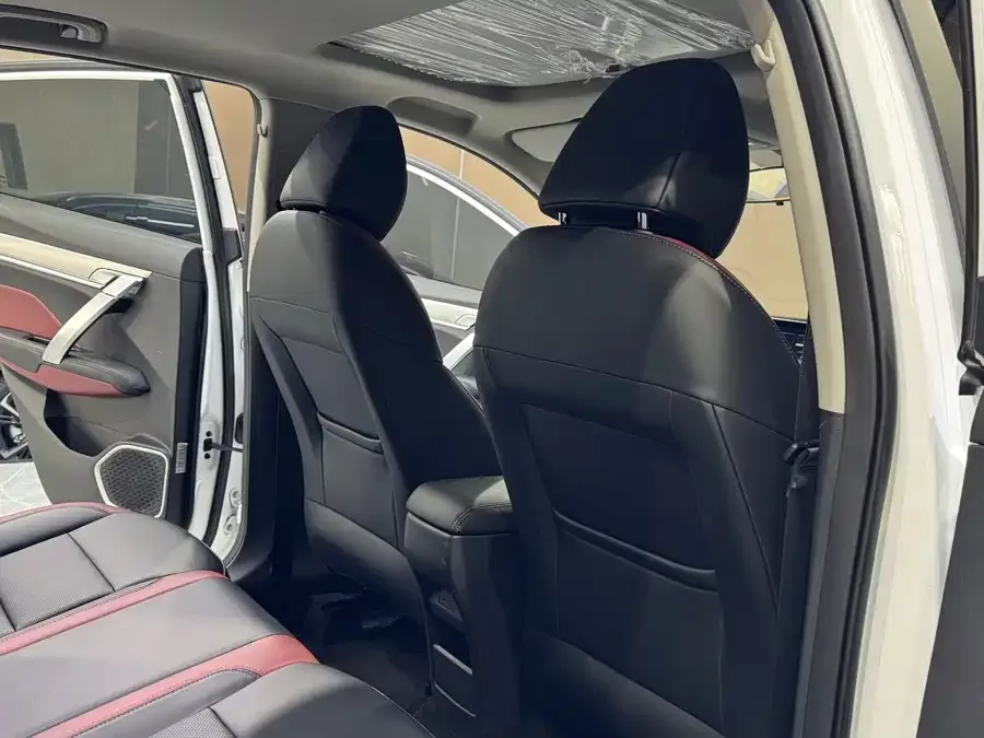 Geely Coolray SX11 Binyue 2021 1.4T DCT Platinum Edition 2022 — миниатюра 3