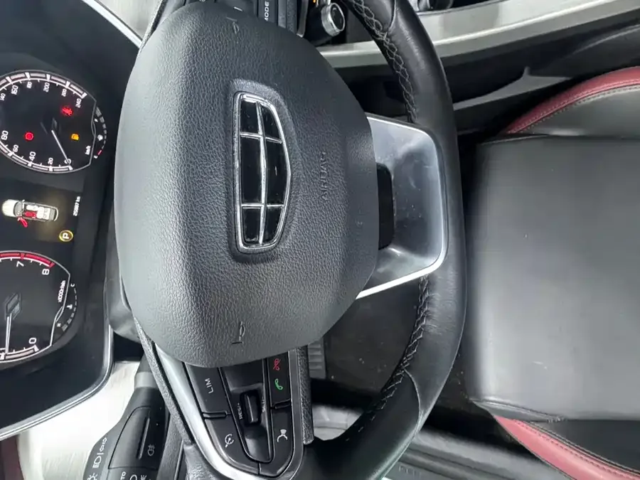 Geely Coolray SX11 Binyue 2021 1.4T DCT Diamond Edition 2022 — миниатюра 4