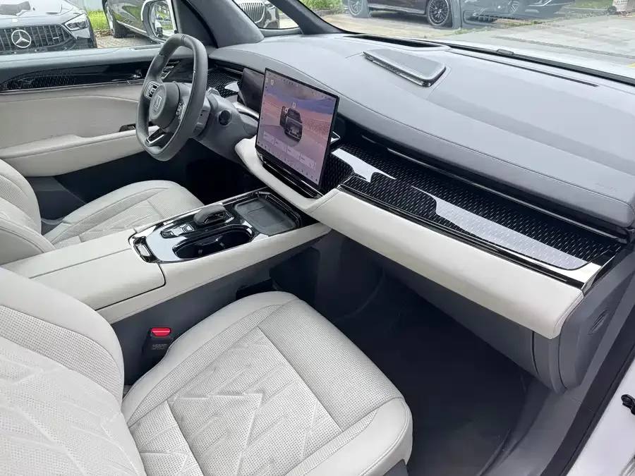 Zeekr 009 Zeekr 009 2024 seven-seat aisle version four-wheel drive 108kWh 2025 — миниатюра 5