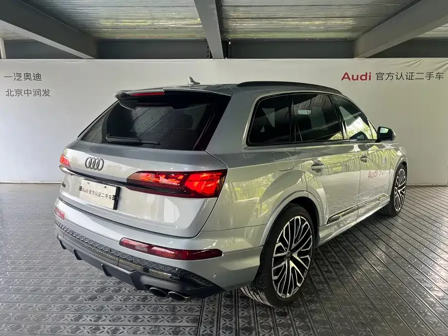 Audi SQ7 2024 4.0 TFSI 2024 — миниатюра 2