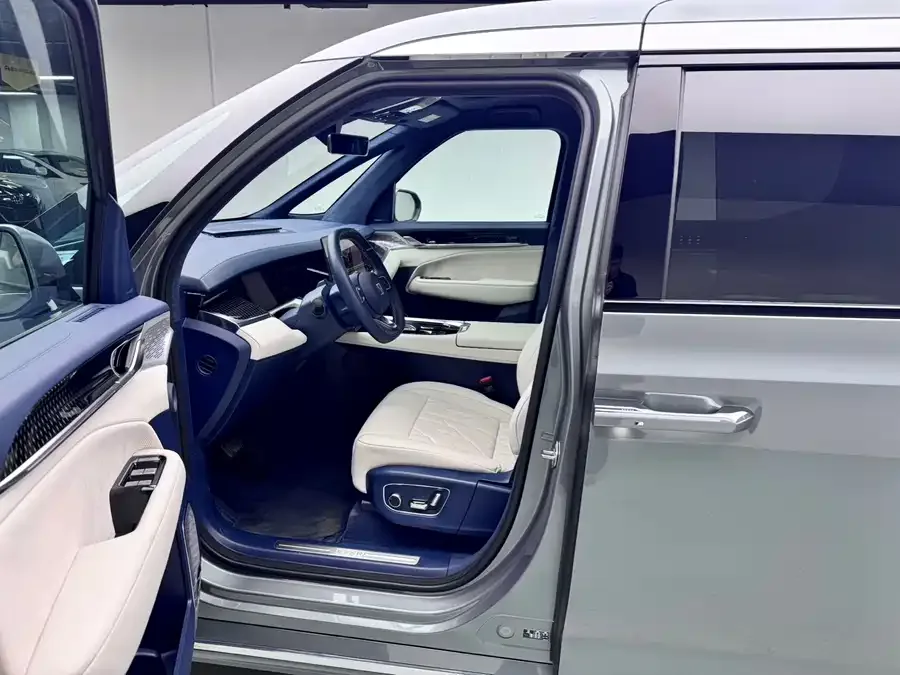Zeekr 009 Zeekr 009 2024 seven-seat aisle version 108kWh 2025 — миниатюра 4