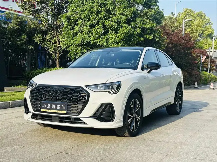Audi Q3 Sportback 2023 40 TFSI Fashion Edition 2023 — фото 1, купить с доставкой в Москву