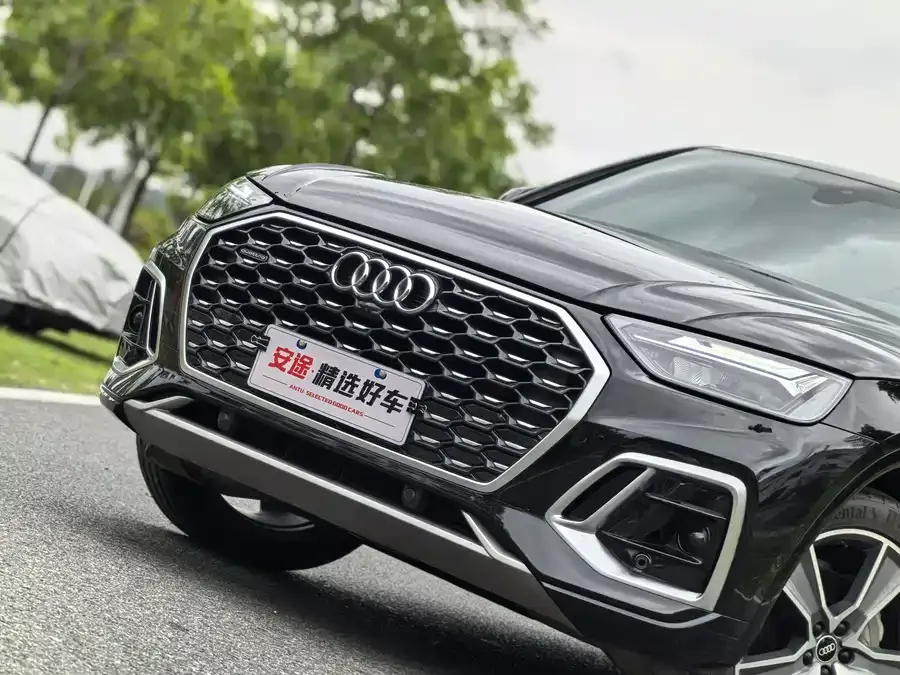 Audi Q5L Sportback 2022 facelift 40 TFSI luxury model 2022 — миниатюра 2