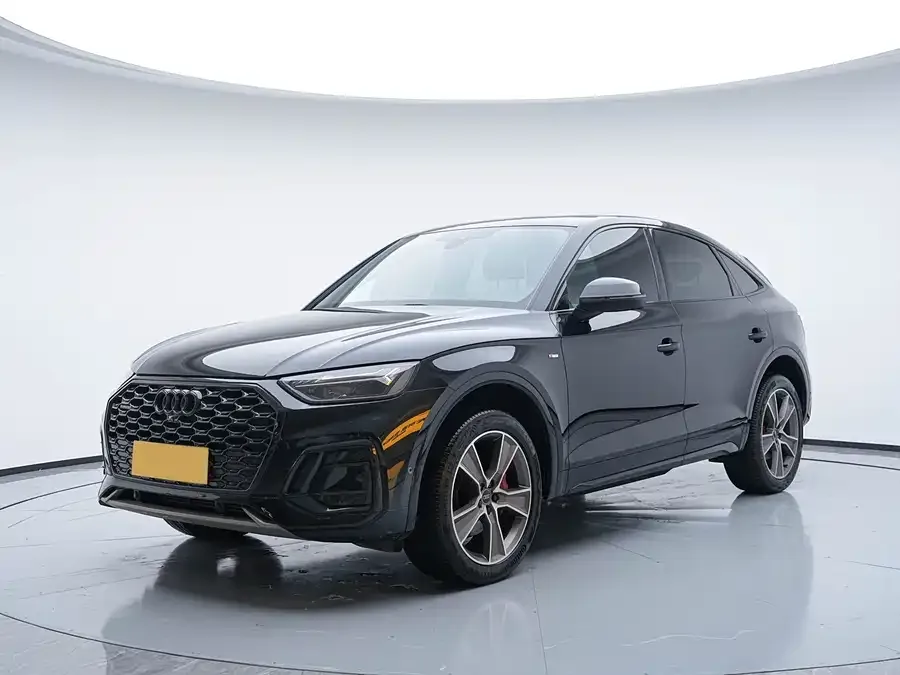 Audi Q5L Sportback 2023 40 TFSI Luxury Edition 2024 — фото 1, купить с доставкой в Москву