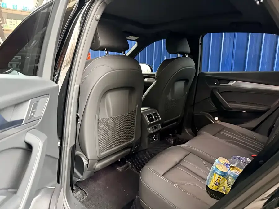 Audi Q5L Sportback 2023 40 TFSI Fashion Edition 2023 — миниатюра 2